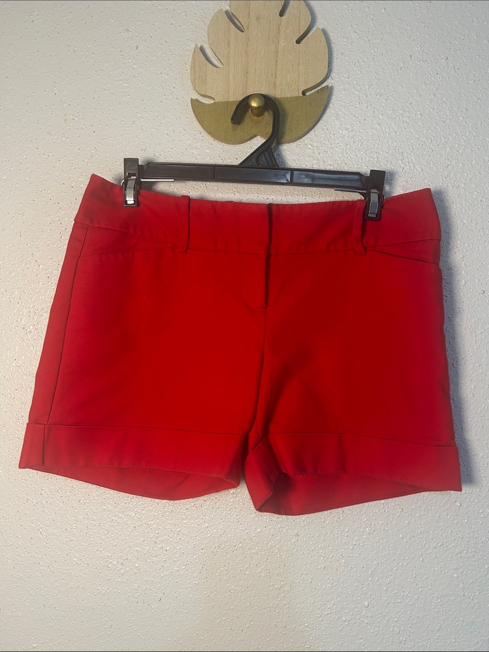 The Limited Red Tailored Shorts Size 4 (Drew Fit)